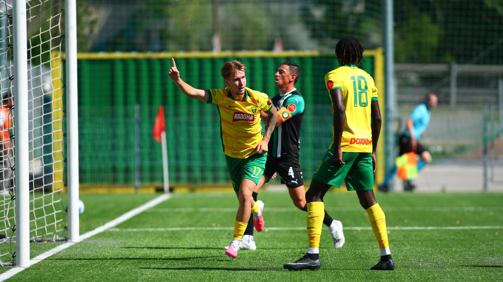 B | Dráma do poslednej minúty, Škvarka z penalty priniesol víťazstvo 2:1