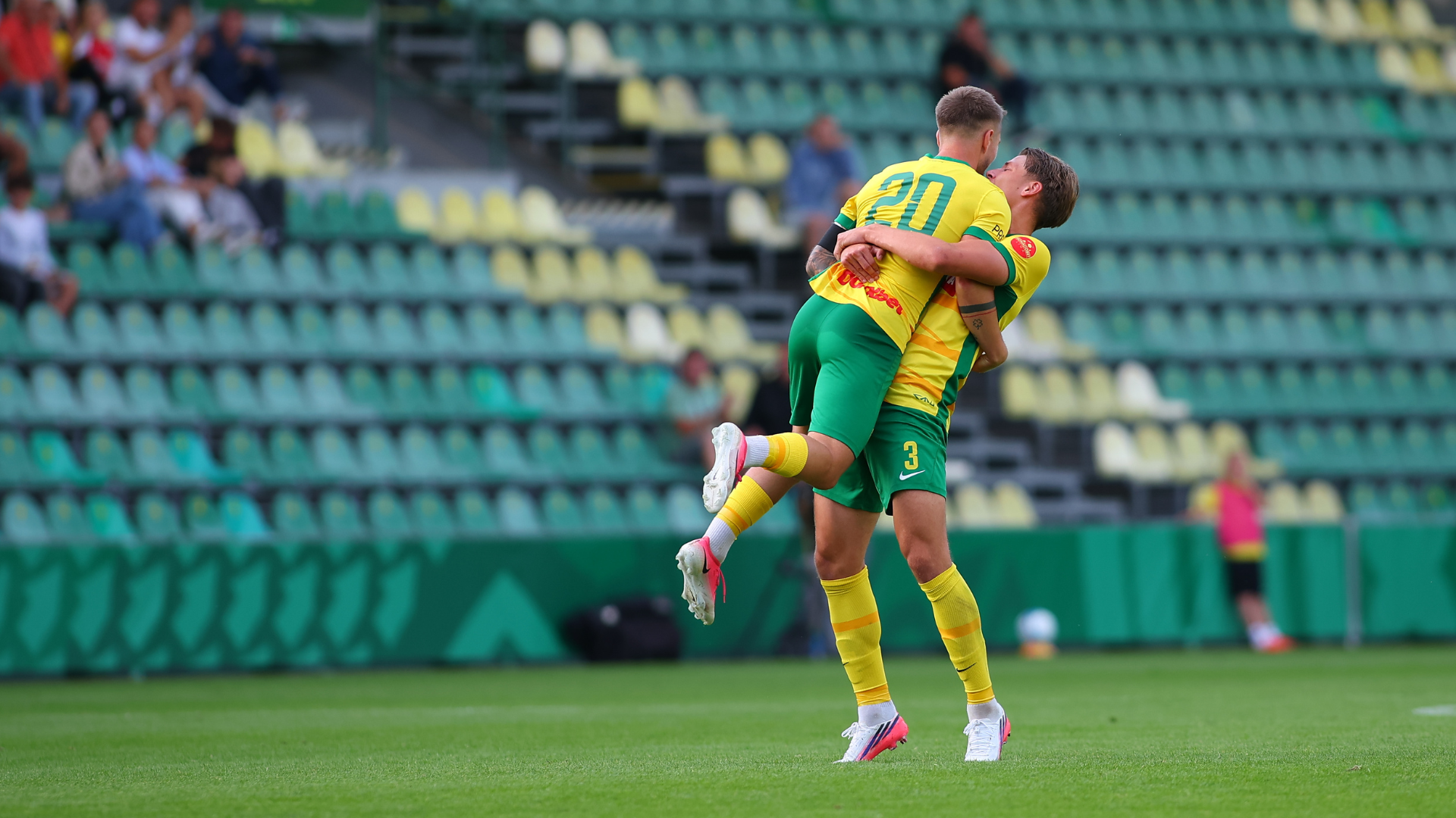 B | Šošoni zdolali belasých 2:0
